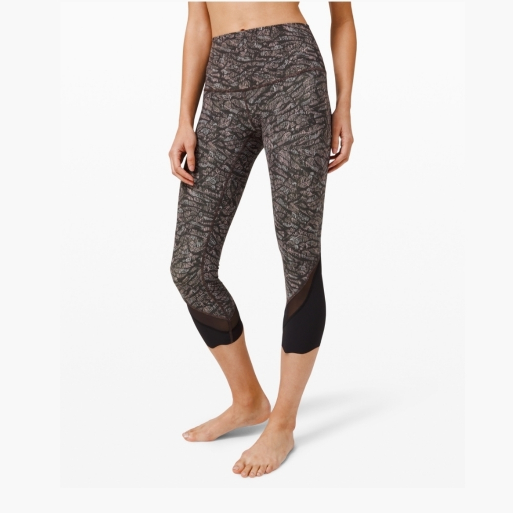 Lululemon wunder under crop, scallop, luxtreme 23"